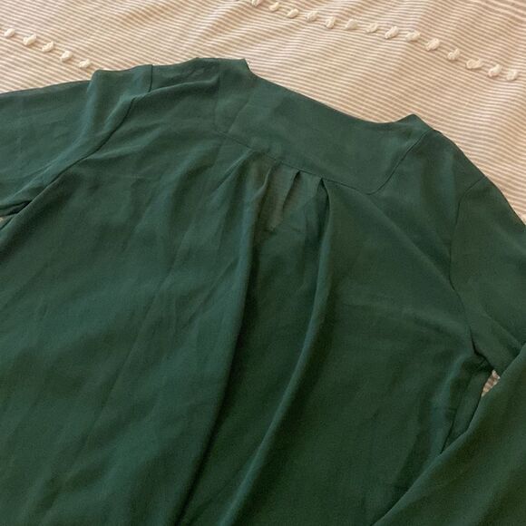 ✨5 for $15✨ Sheer Blouse - Picture 9 of 9